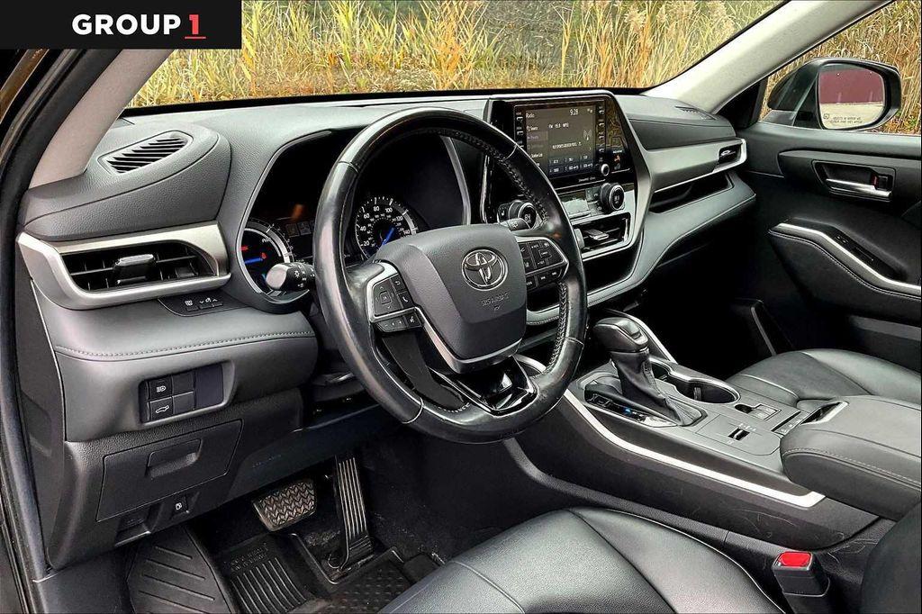 used 2021 Toyota Highlander Hybrid car, priced at $29,991