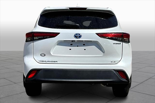 used 2022 Toyota Highlander Hybrid car, priced at $42,900