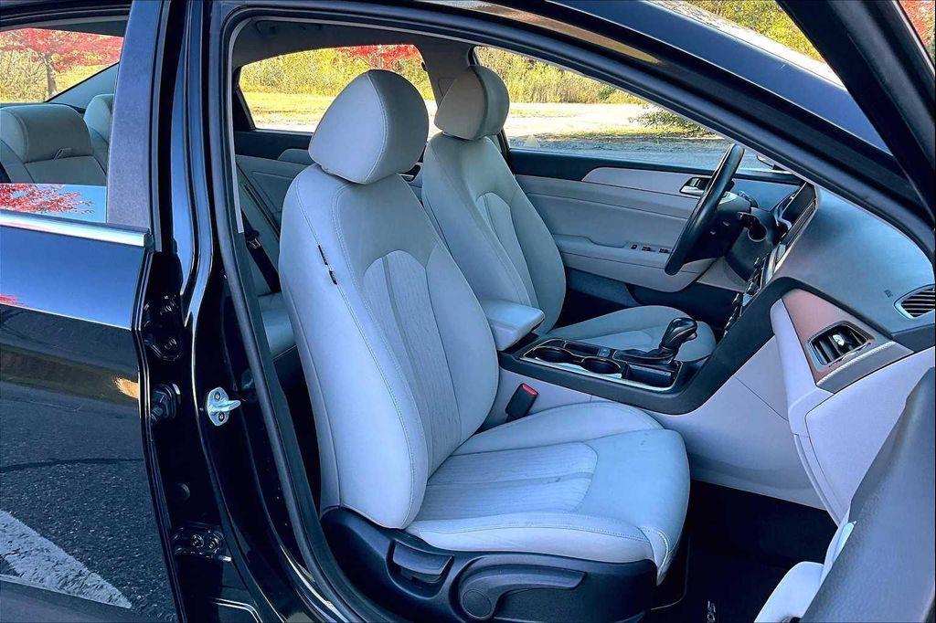 used 2019 Hyundai Sonata Plug-In Hybrid car, priced at $15,217