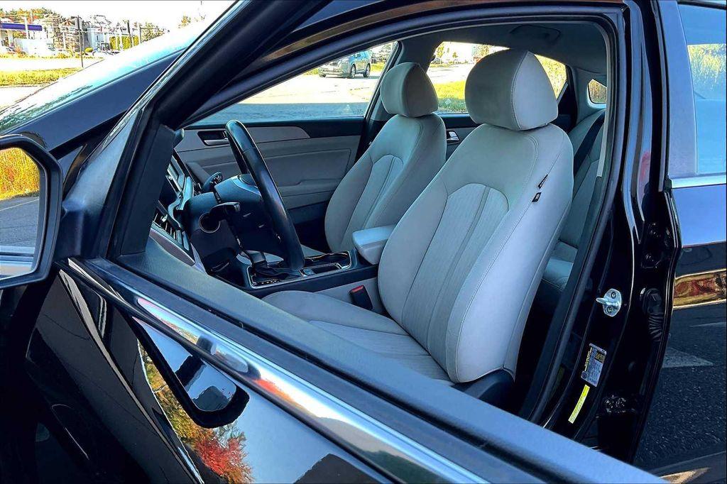 used 2019 Hyundai Sonata Plug-In Hybrid car, priced at $15,217