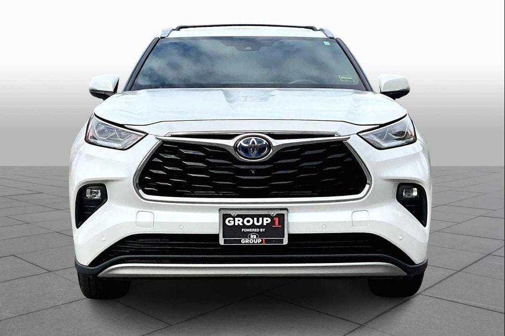 used 2023 Toyota Highlander Hybrid car, priced at $41,947