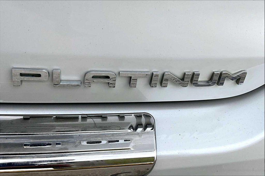 used 2023 Toyota Highlander Hybrid car, priced at $41,947