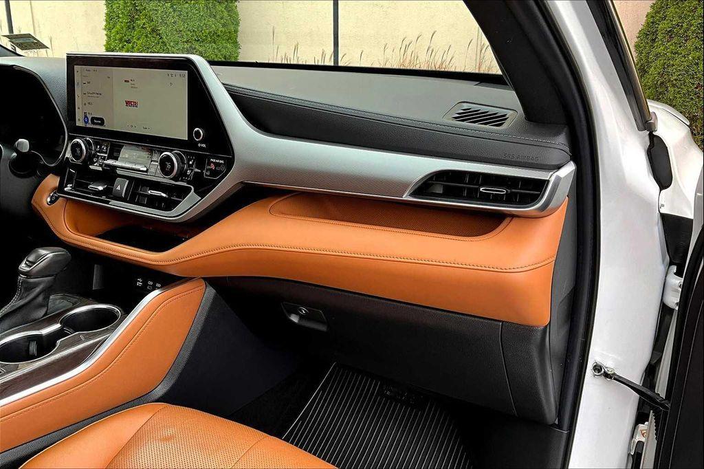 used 2023 Toyota Highlander Hybrid car, priced at $41,947