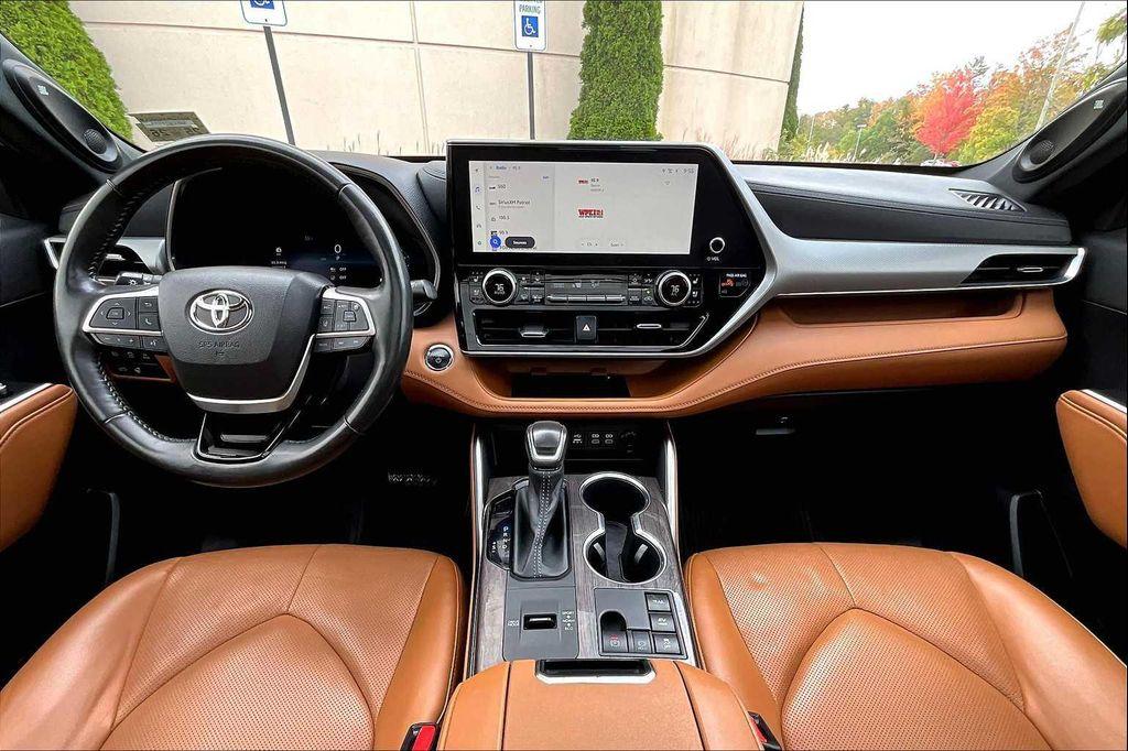 used 2023 Toyota Highlander Hybrid car, priced at $41,947