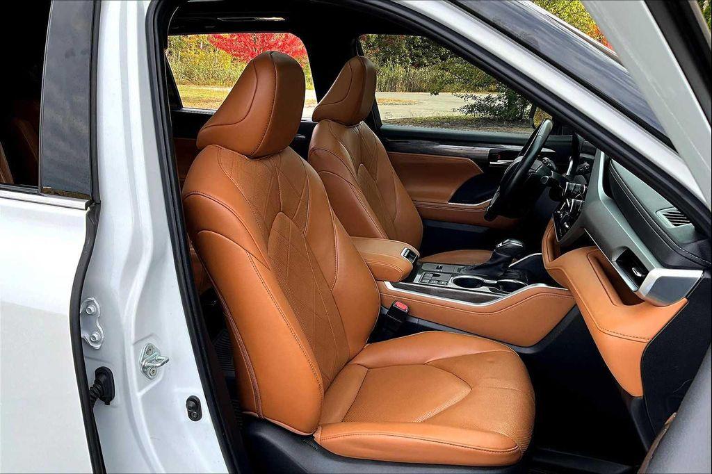 used 2023 Toyota Highlander Hybrid car, priced at $41,947