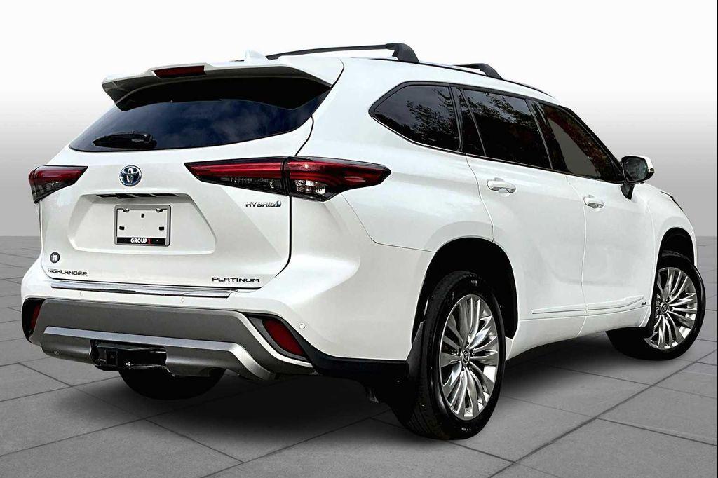 used 2023 Toyota Highlander Hybrid car, priced at $41,947