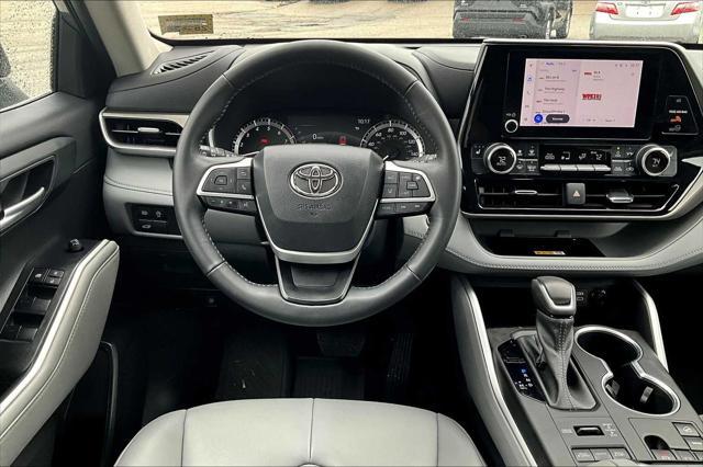 used 2023 Toyota Highlander car, priced at $42,500