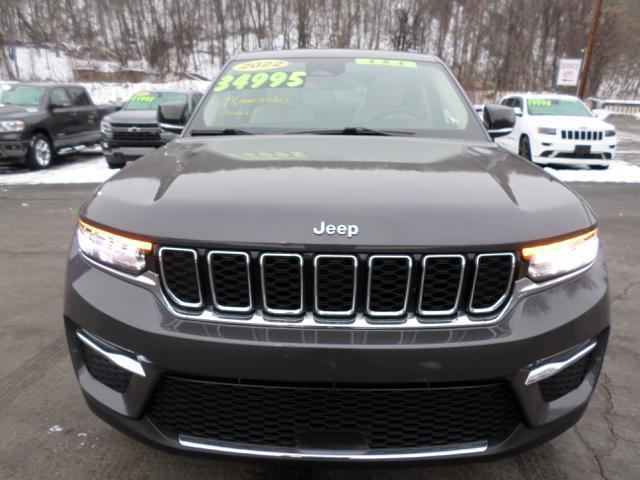 used 2022 Jeep Grand Cherokee car, priced at $34,995