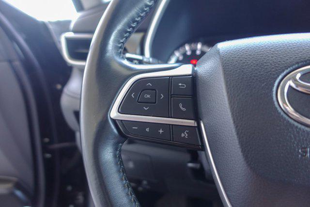 used 2022 Toyota Highlander car, priced at $37,899