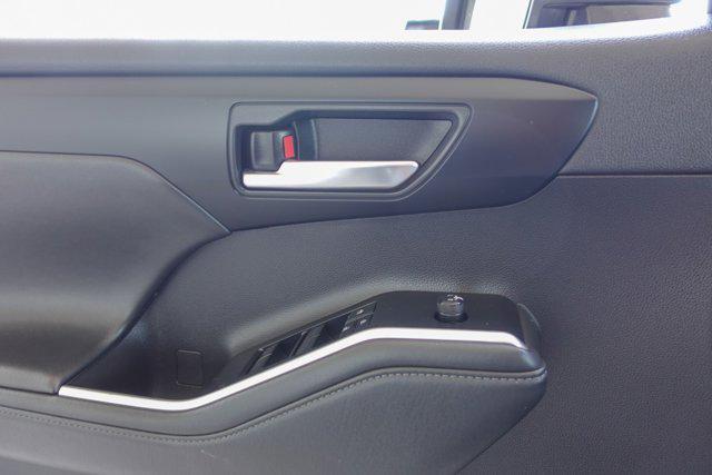 used 2022 Toyota Highlander car, priced at $37,899