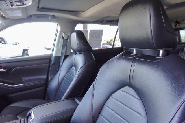used 2022 Toyota Highlander car, priced at $37,899