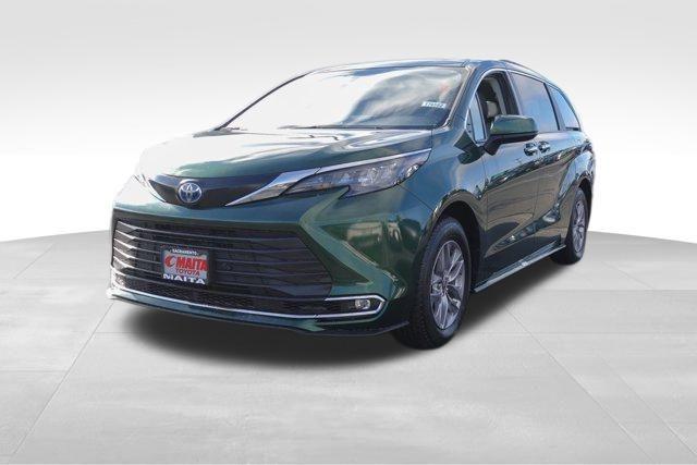 used 2024 Toyota Sienna car