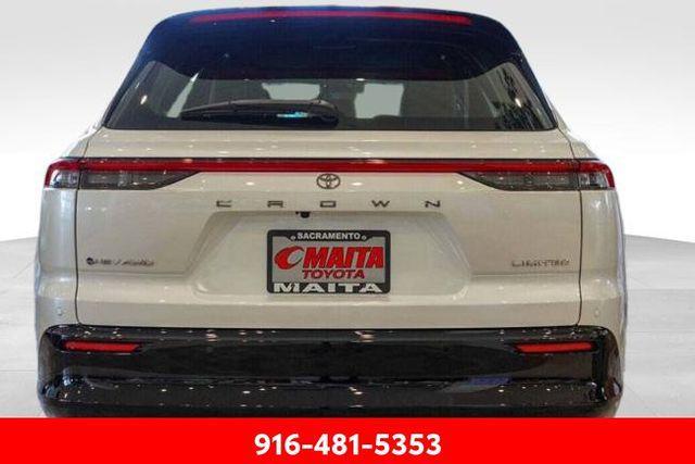 new 2025 Toyota Crown Signia car