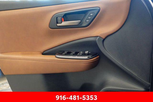 new 2025 Toyota Crown Signia car