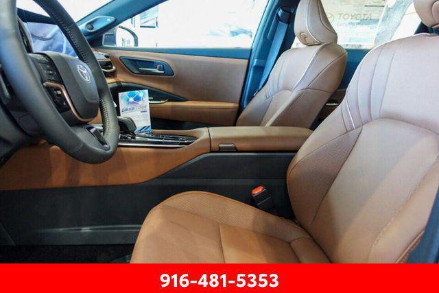 new 2025 Toyota Crown Signia car