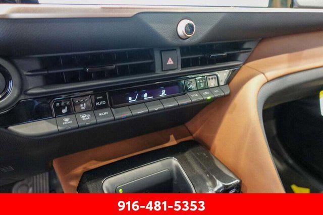 new 2025 Toyota Crown Signia car