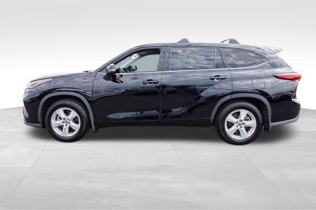used 2022 Toyota Highlander car, priced at $29,966