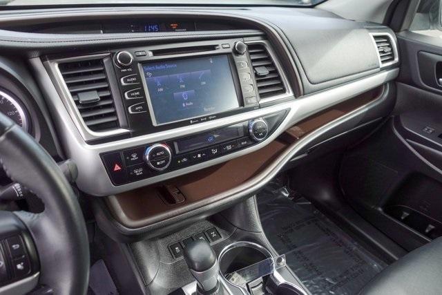 used 2016 Toyota Highlander car, priced at $21,777