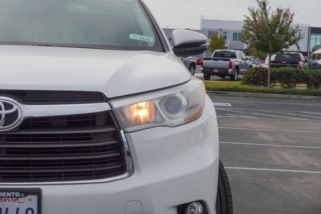 used 2016 Toyota Highlander car, priced at $21,777