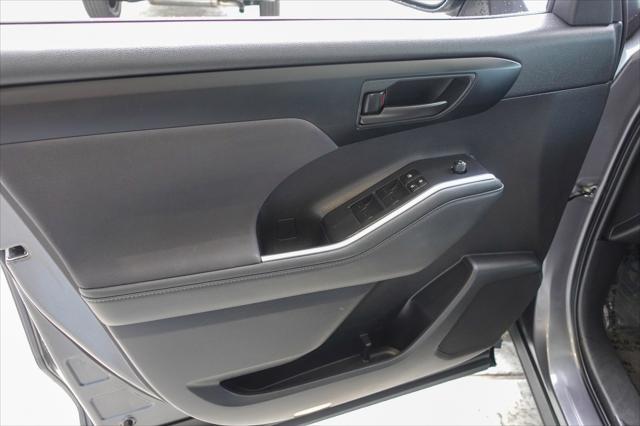 used 2023 Toyota Highlander car, priced at $36,977