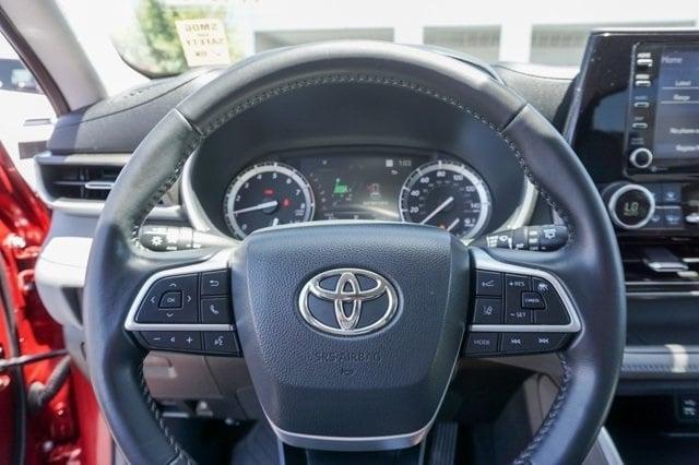 used 2022 Toyota Highlander car, priced at $34,995