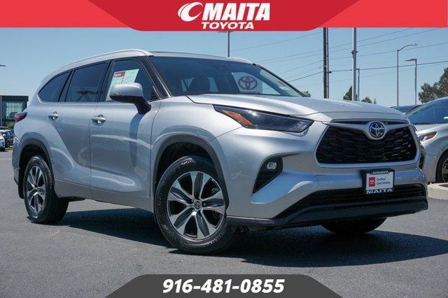 used 2022 Toyota Highlander car, priced at $34,788