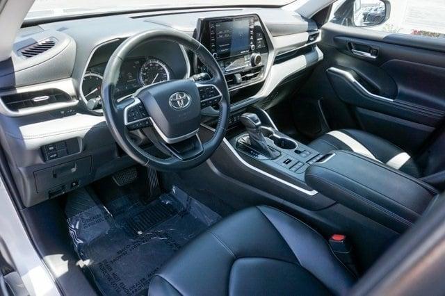 used 2022 Toyota Highlander car, priced at $35,955