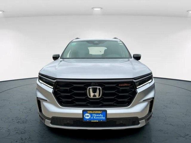 new 2025 Honda Pilot car, priced at $51,330