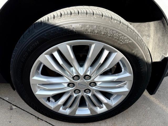 used 2018 Cadillac XT5 car, priced at $16,740