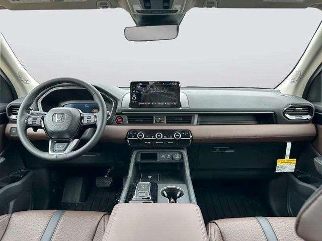 new 2025 Honda Pilot car, priced at $54,530