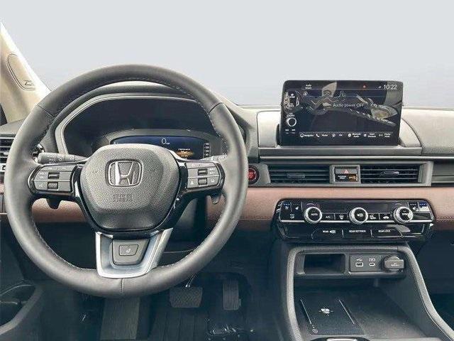 new 2025 Honda Pilot car, priced at $54,530