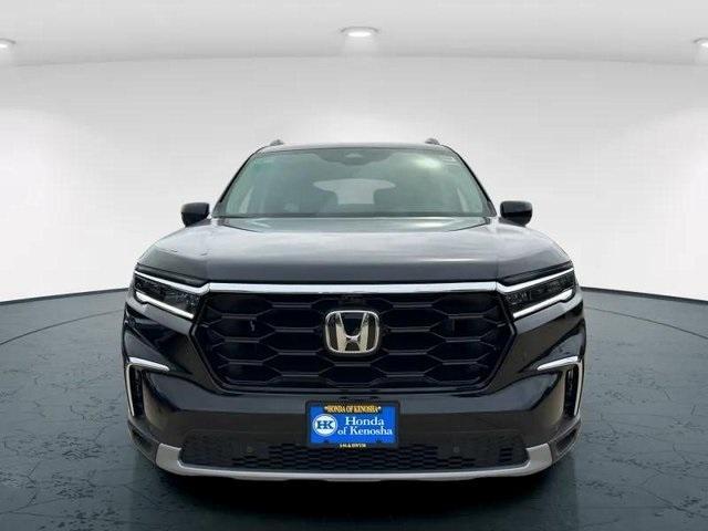 new 2025 Honda Pilot car, priced at $54,530