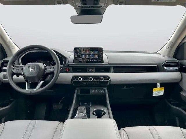 new 2025 Honda Pilot car, priced at $53,225