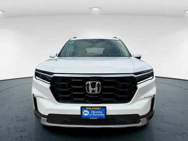 new 2025 Honda Pilot car, priced at $53,225