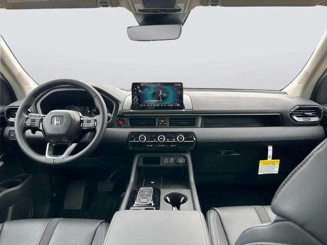 new 2025 Honda Pilot car, priced at $47,505