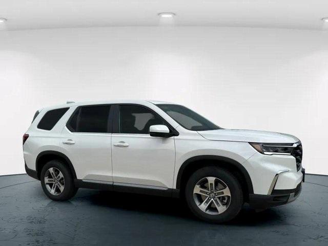new 2025 Honda Pilot car, priced at $47,505