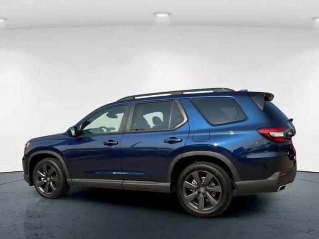 used 2025 Honda Pilot car, priced at $37,098