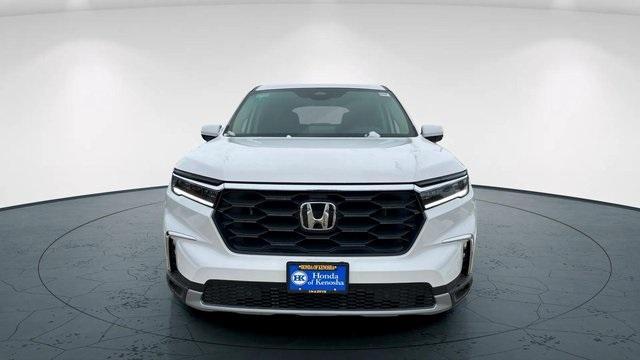 new 2025 Honda Pilot car, priced at $50,200