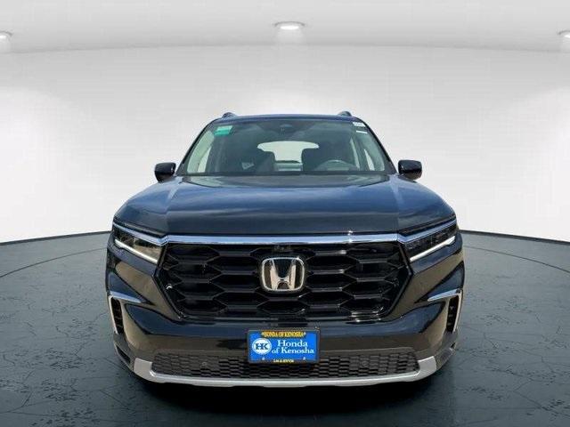 new 2025 Honda Pilot car, priced at $54,530