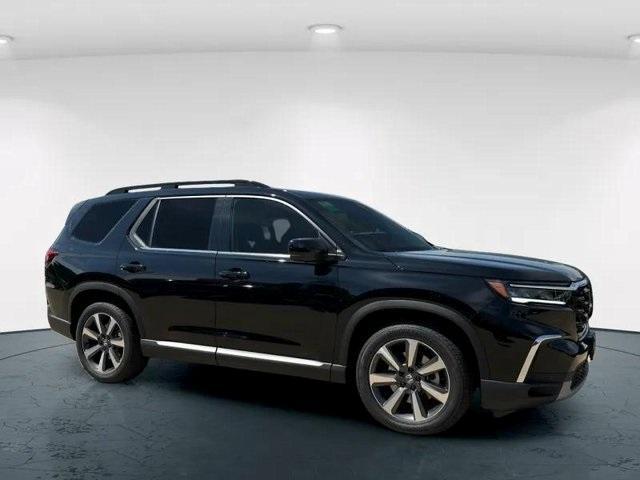 new 2025 Honda Pilot car, priced at $54,530