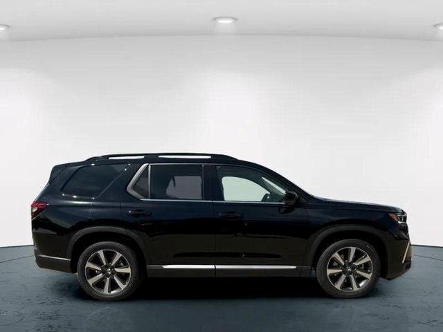 new 2025 Honda Pilot car, priced at $54,530