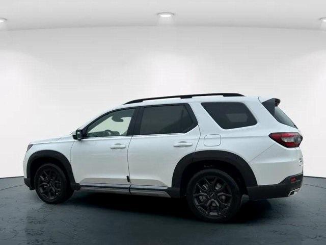 new 2025 Honda Pilot car, priced at $54,255