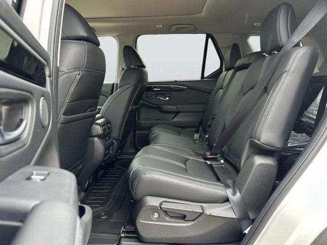 new 2025 Honda Pilot car, priced at $54,255