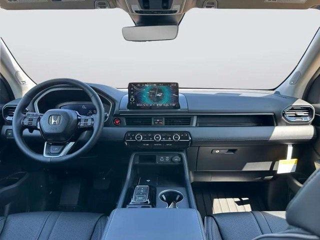 new 2025 Honda Pilot car, priced at $54,985