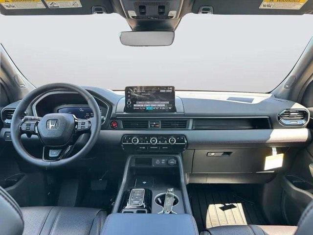new 2025 Honda Pilot car, priced at $58,205