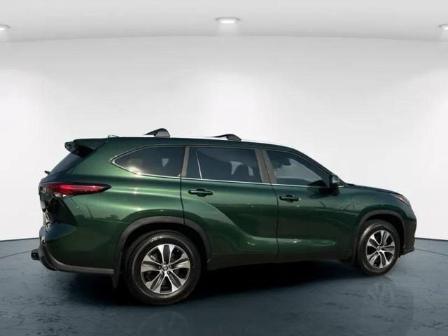 used 2023 Toyota Highlander car, priced at $37,991