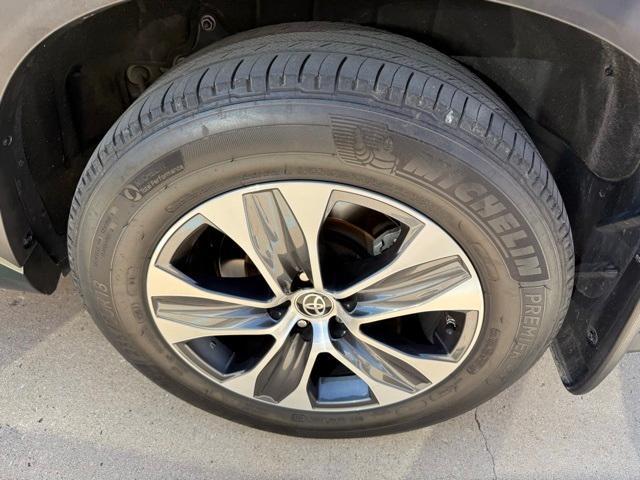 used 2023 Toyota Highlander car, priced at $37,275