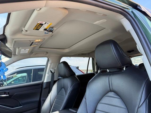 used 2023 Toyota Highlander car, priced at $37,275