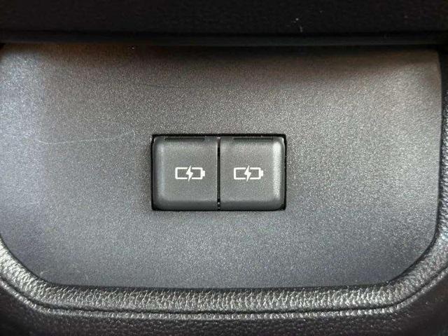 used 2023 Toyota Highlander car, priced at $37,991