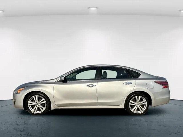used 2014 Nissan Altima car, priced at $7,000